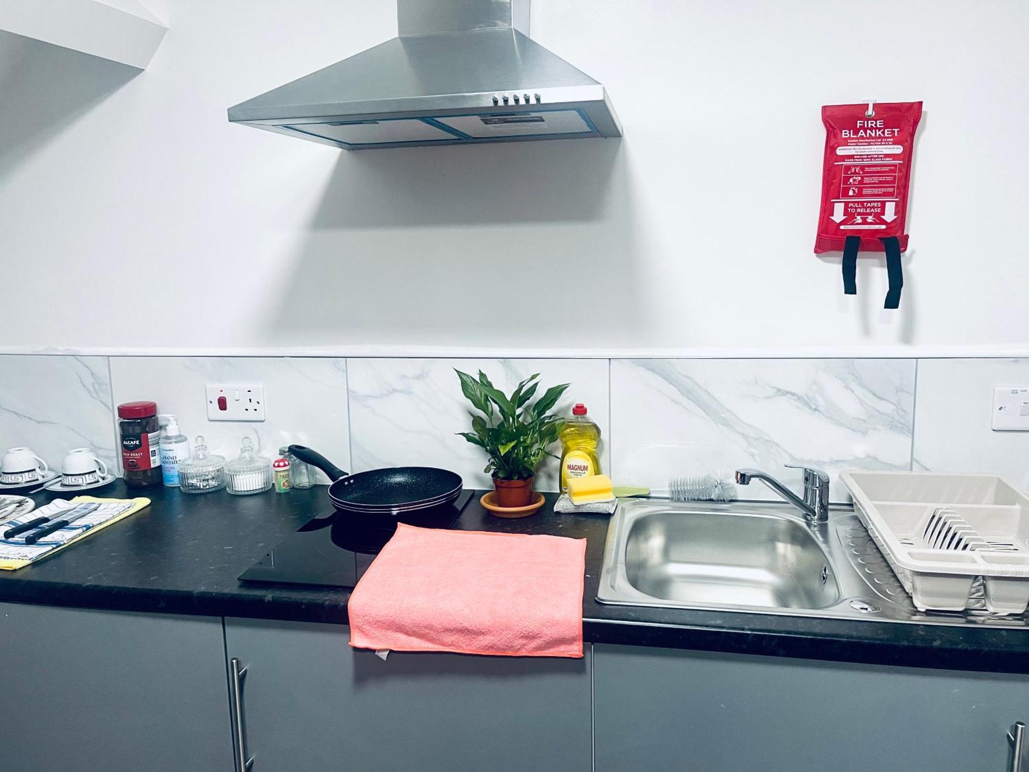 I Bed Apartment Бирмингем Экстерьер фото